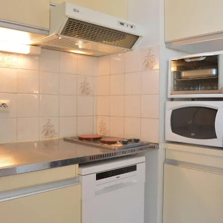 Apartment Duplex 2 Pieces Avec Piscine Et Parking, A 300m De La Plage A Plage - Fr-1-229b-81